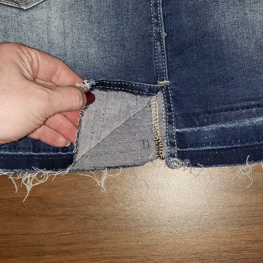 NEW NWT Jean Denim Distressed‎ Raw Hem Skirt by KanCan KC6062M Size 11 29